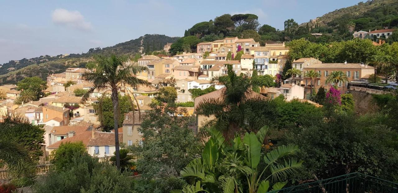 L'Odyssee Provencale, Un Duplex De Charme De 2 Chambres Au Pied Du Village Medieval De Bormes-Les-Mimosas, Offrant Des Prestations Haut De Gamme Et Une Superbe Vue Sur Le Massif Des Maures エクステリア 写真