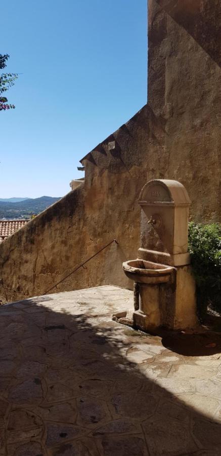 L'Odyssee Provencale, Un Duplex De Charme De 2 Chambres Au Pied Du Village Medieval De Bormes-Les-Mimosas, Offrant Des Prestations Haut De Gamme Et Une Superbe Vue Sur Le Massif Des Maures エクステリア 写真